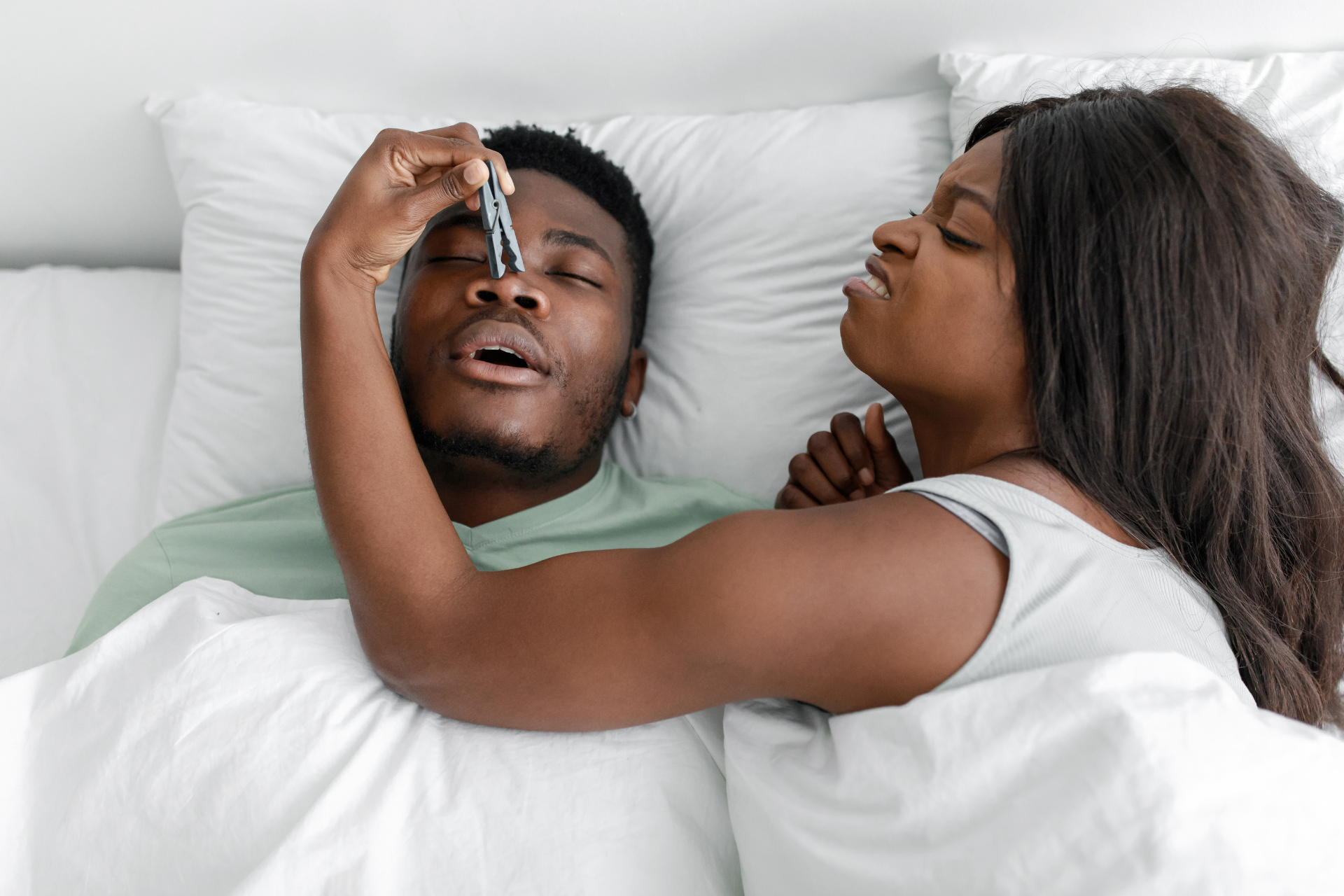 A woman seeks home remedies for sleep apnea